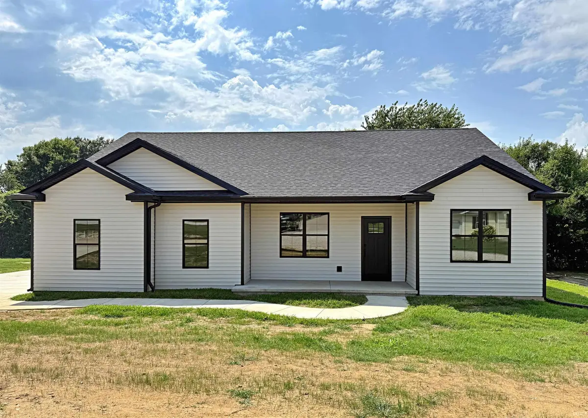 1309 Rosewood DR, Washington, IN 47501