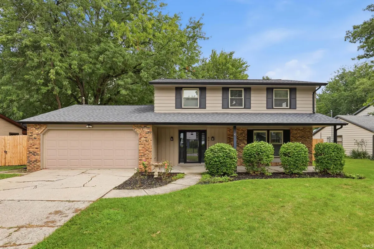 6925 LAKE CREST CT, Fort Wayne, IN 46815