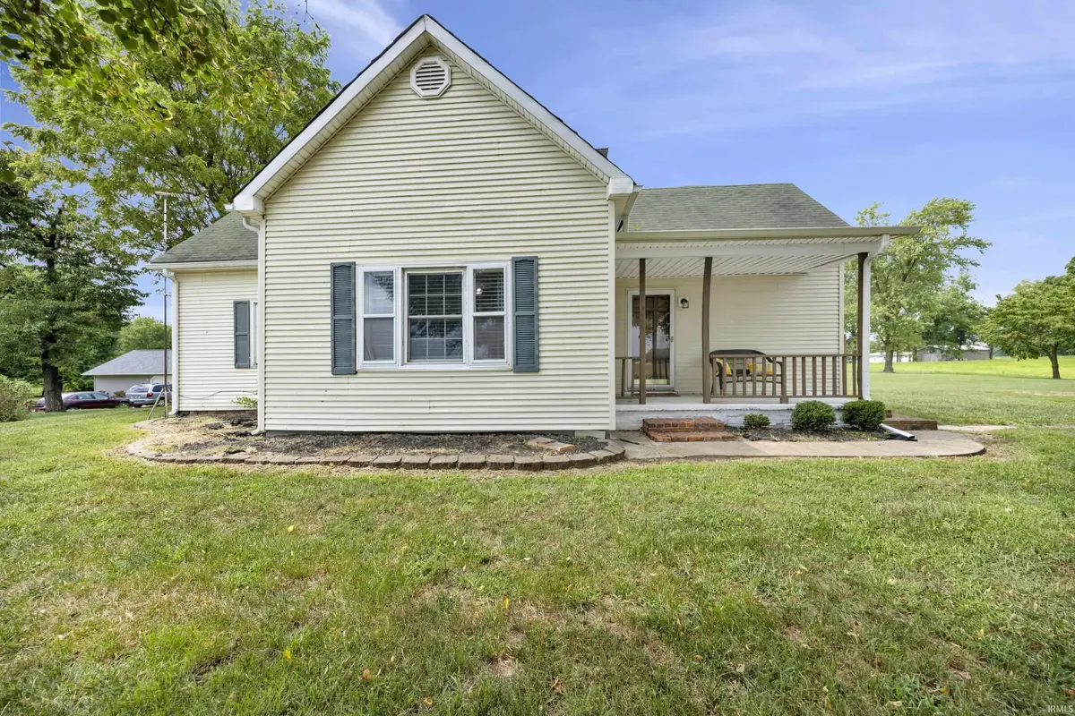 931 N 225 W ***, Princeton, IN 47670