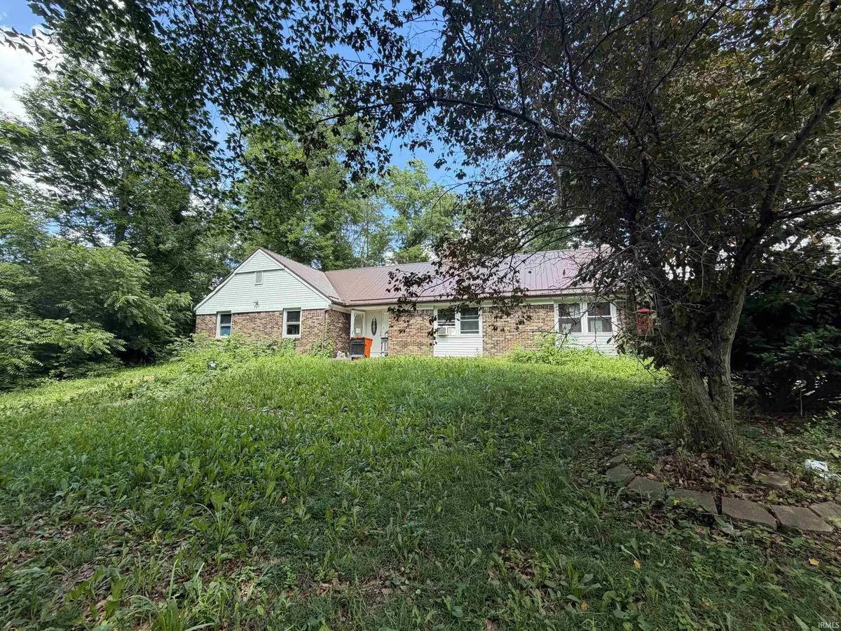 2584 W Woodland AVE, Peru, IN 46970