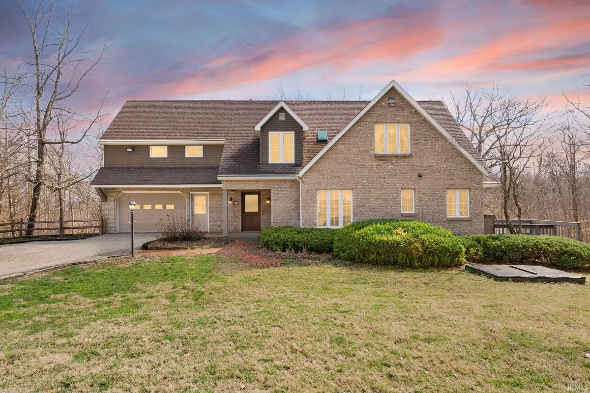 925 W Oakwood Lane ***, Paoli, IN 47454