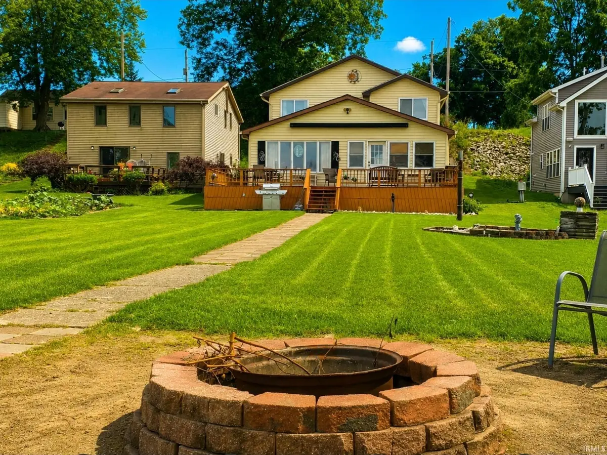 6601 E Harrold RD, Churubusco, IN 46723
