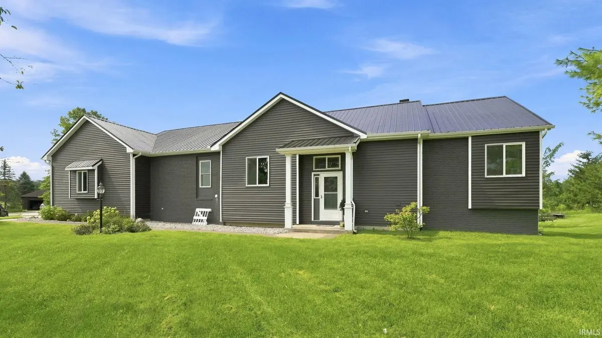 14521 Halter RD, Leo, IN 46765