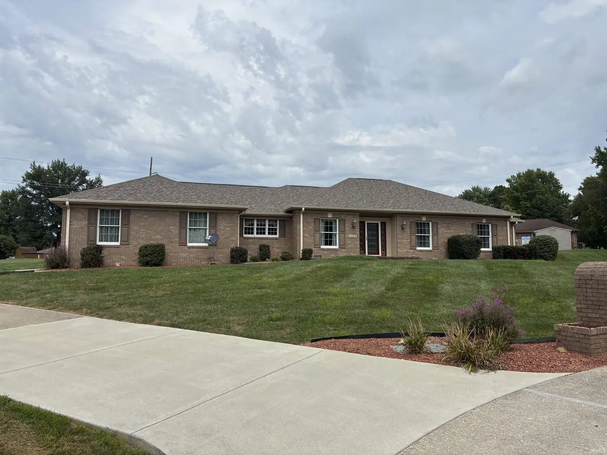 3468 E Stoneybrook CT, Vincennes, IN 47591