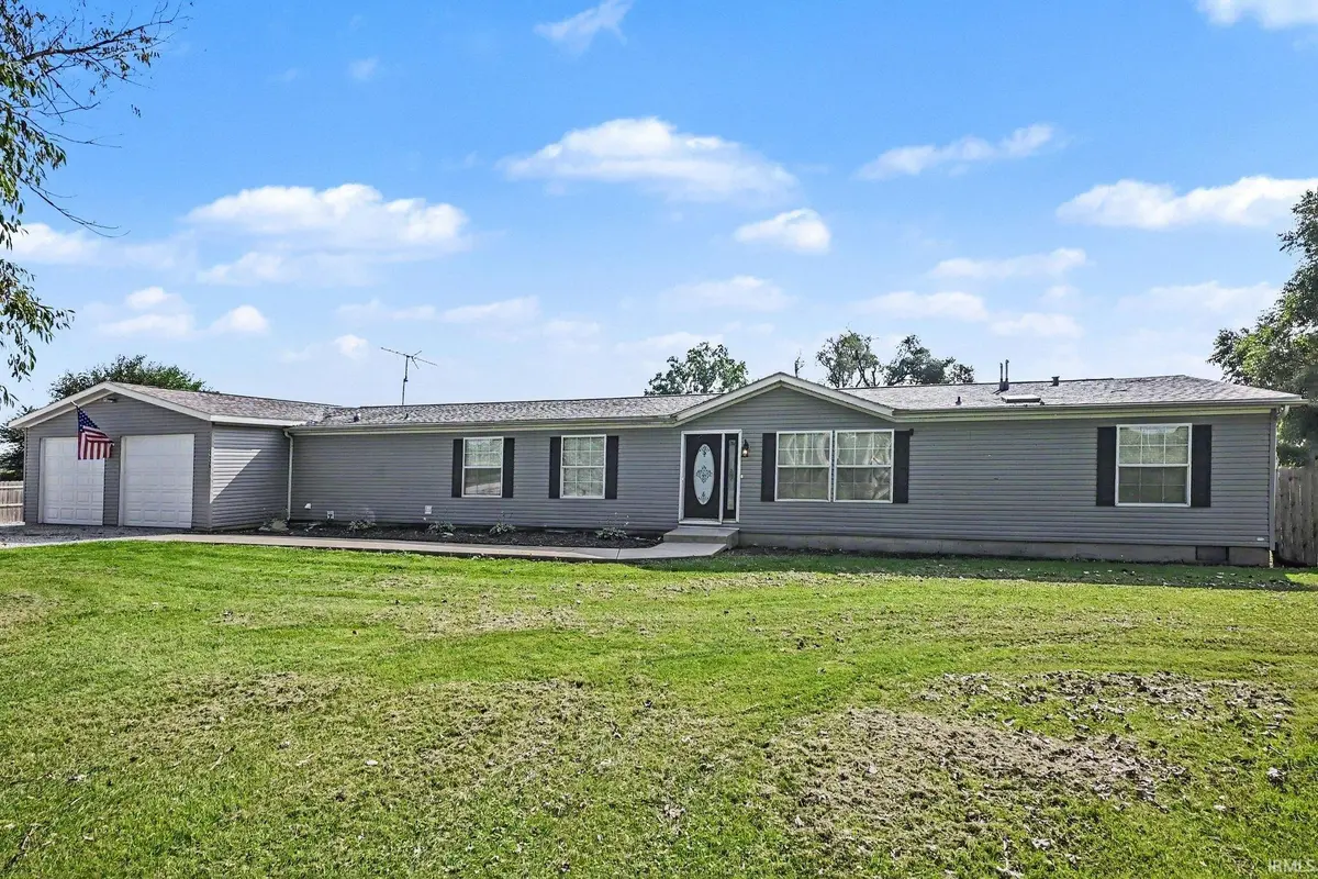 2256 S 775 W RD, Mentone, IN 46539