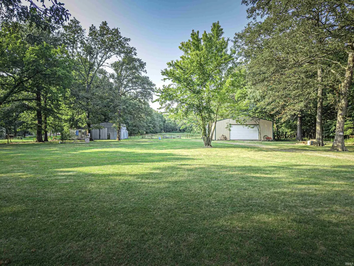 4911 Slim Pond RD, Mount Vernon, IN 47620