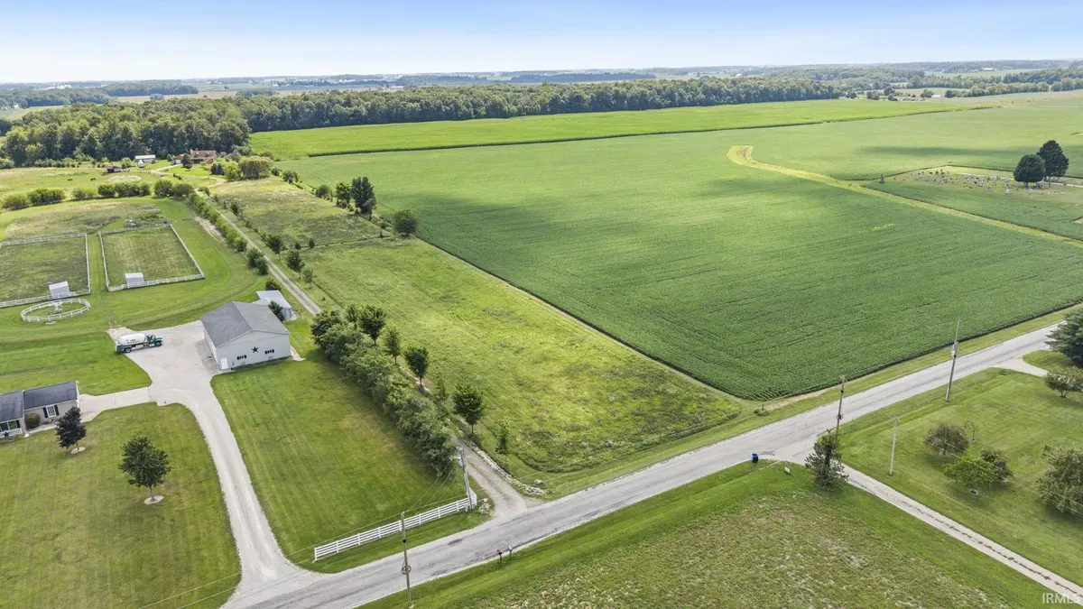 TBS 1100 North RD, Roanoke, IN 46783