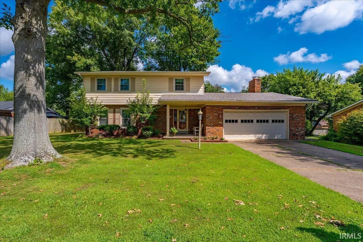 8366 Larch PL, Newburgh, IN 47630