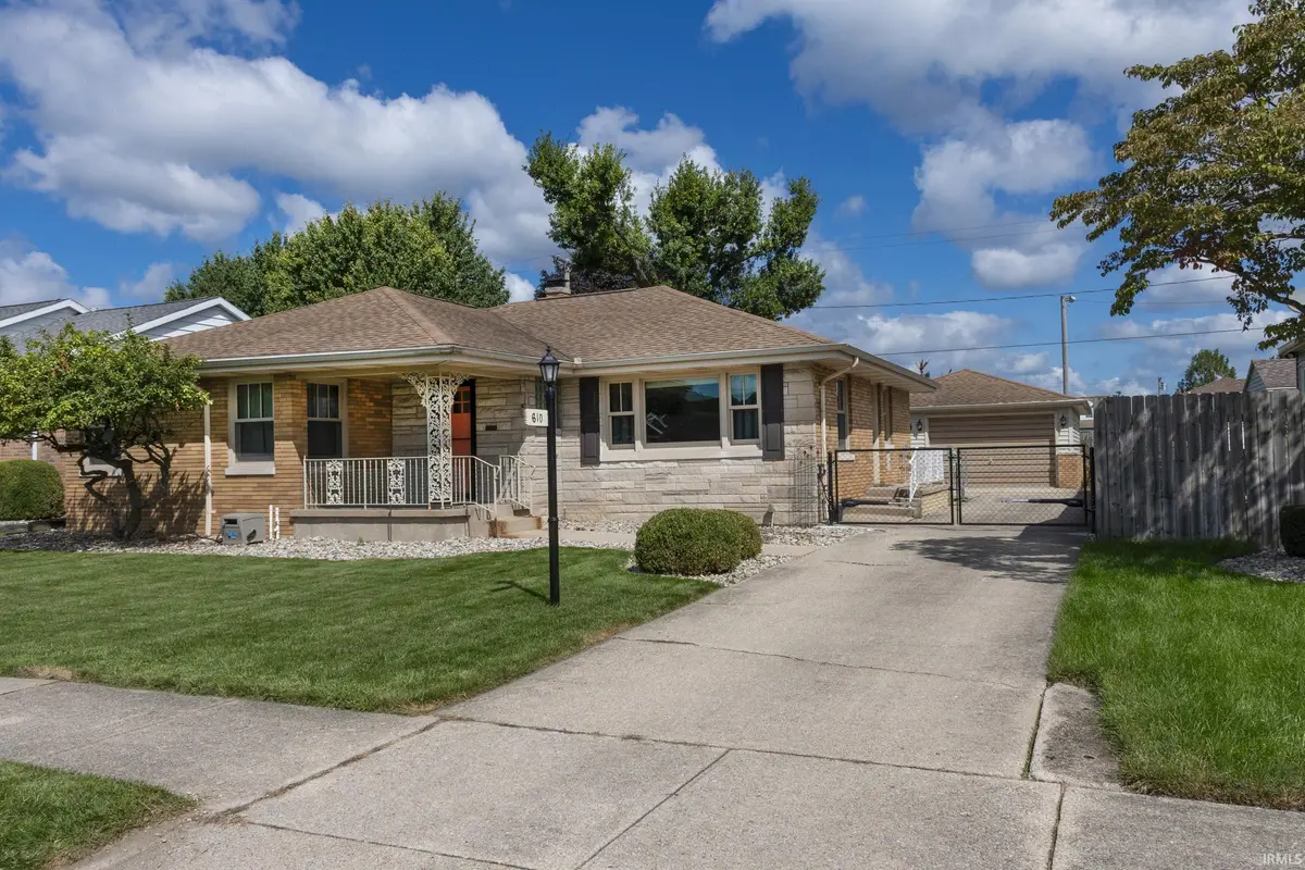 610 W 11TH ST, Mishawaka, IN 46544