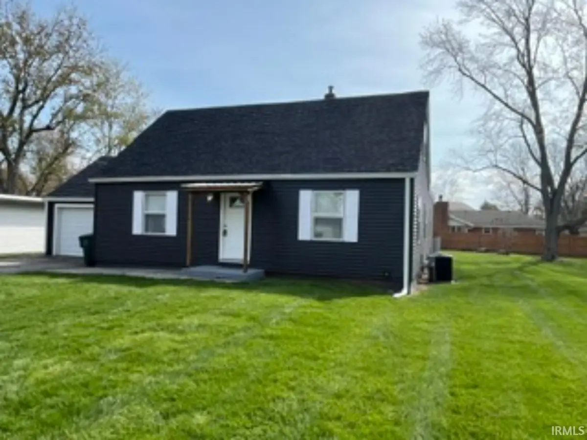 900 N Clarkdale DR, Muncie, IN 47304-3151