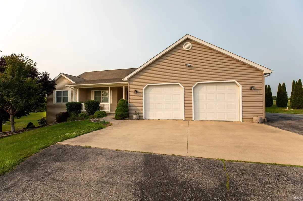16191 County Road 56 ***, Syracuse, IN 46567-9281