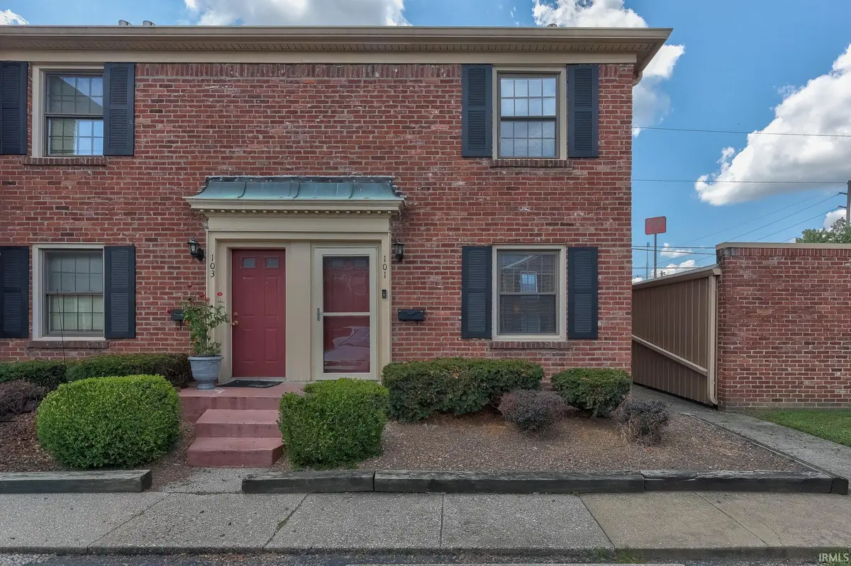 101 Buckingham DR, Evansville, IN 47715-3276