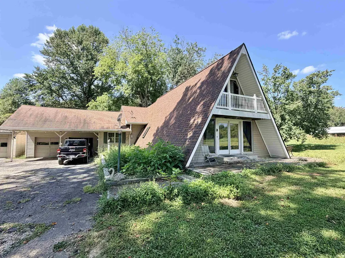 2533 N 1500 W ***, Dugger, IN 47848