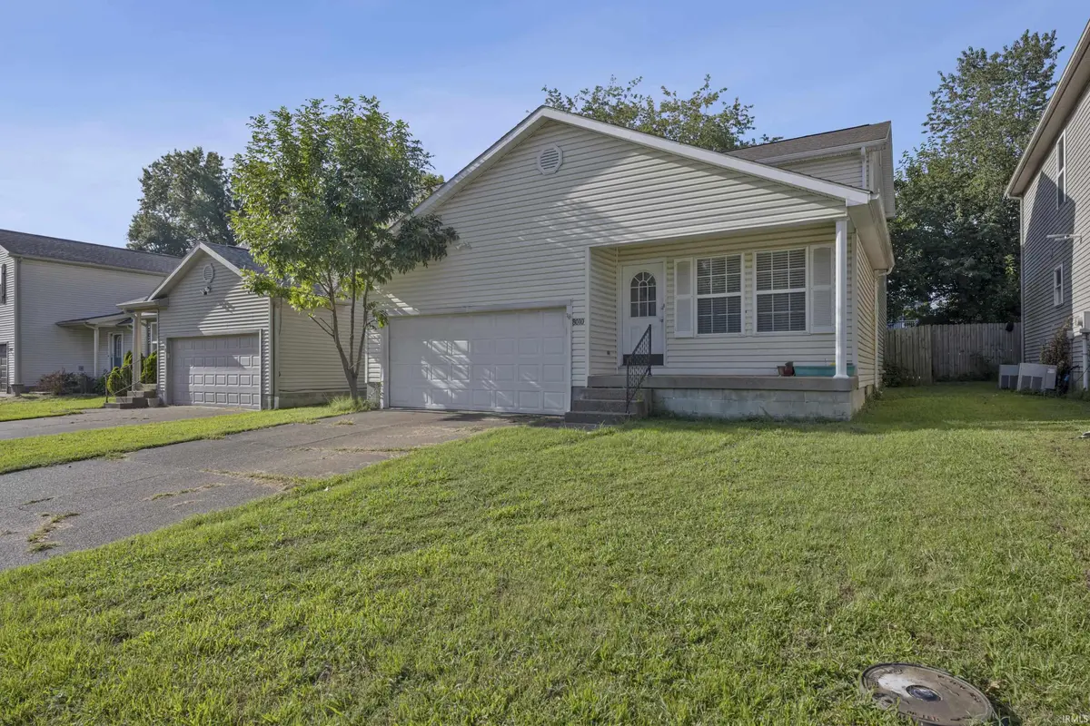 8010 Alexandra LN, Newburgh, IN 47630
