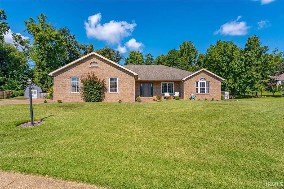 2533 Oak Trail DR, Newburgh, IN 47630