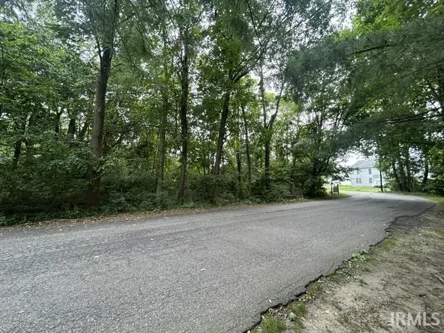328 Terry LN, Mishawaka, IN 46544