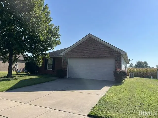 5685 River Walk CIR, Newburgh, IN 47630