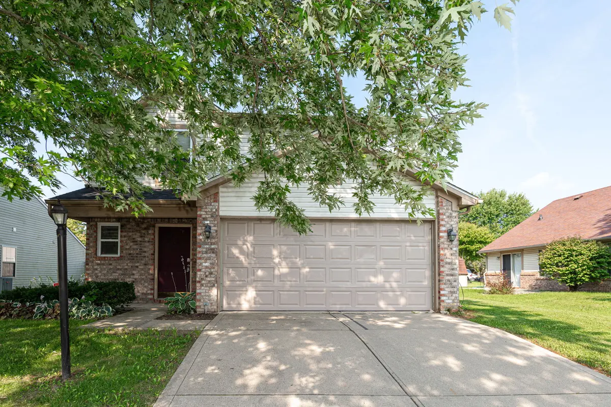 2838 Hazeltine DR, Indianapolis, IN 46234