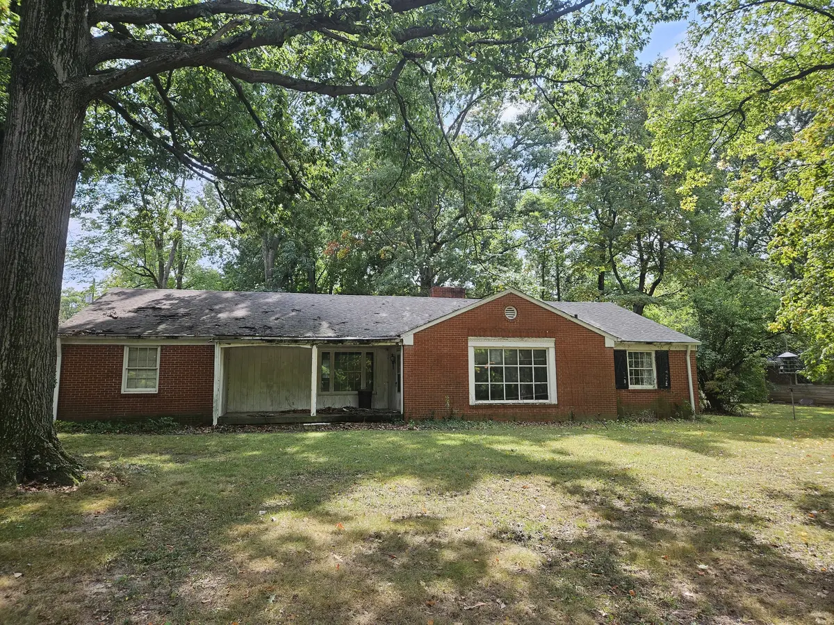 4121 Glencairn LN, Indianapolis, IN 46226