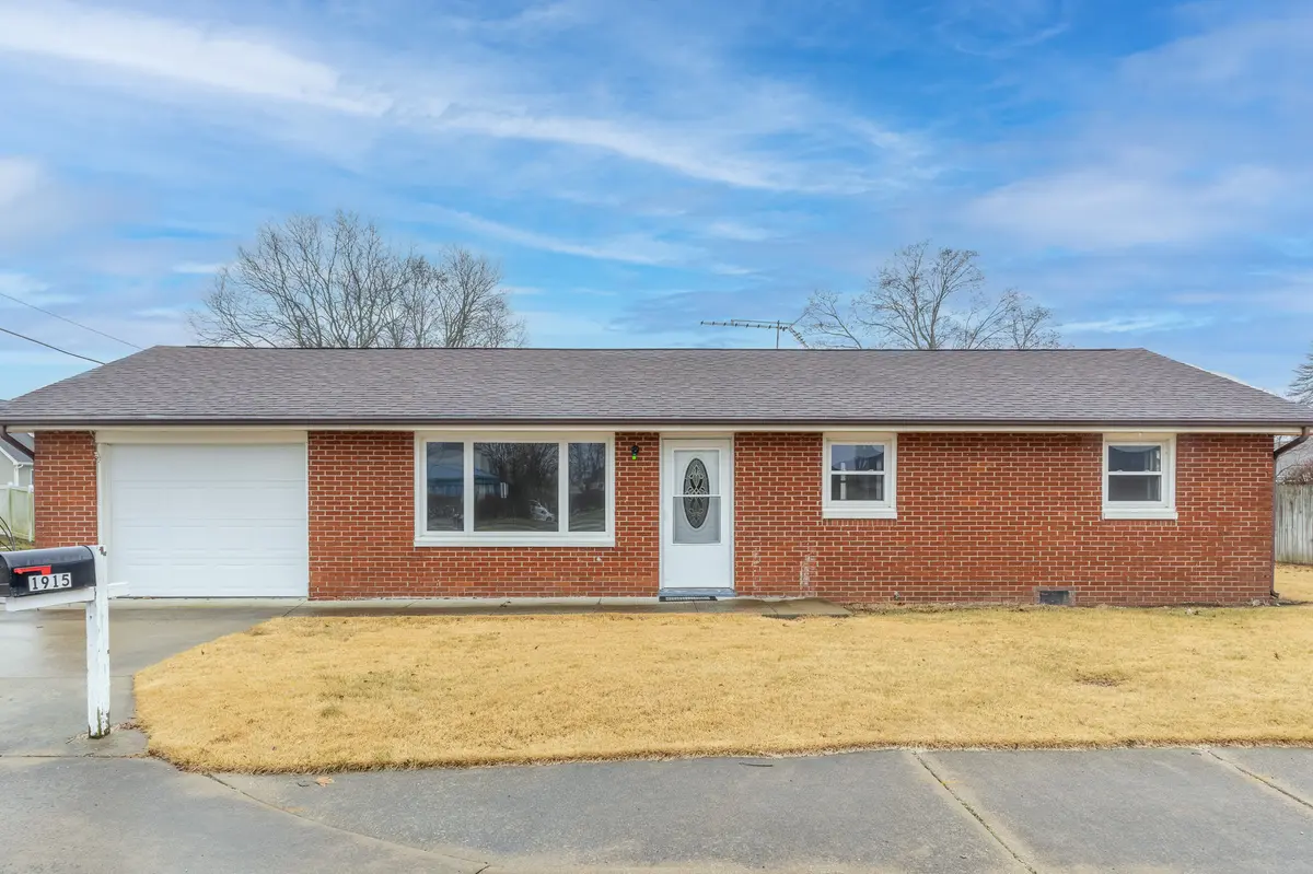 1915 Rocky Ford RD, Columbus, IN 47203