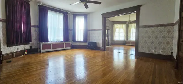 126 E 4th ST, Mount Carmel, IL 62863