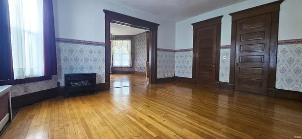 126 E 4th ST, Mount Carmel, IL 62863