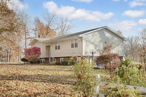 46 Woodlawn DR, Mitchell, IN 47446