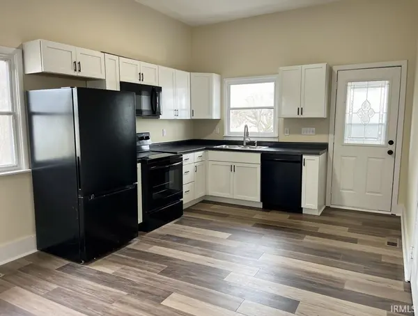 311 N Mill ST, Veedersburg, IN 47987-1351