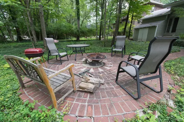 526 S Woodlawn AVE #1 & 2, Bloomington, IN 47401