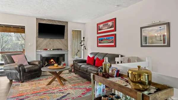 9006 Pointe Ridge LN #4, Bloomington, IN 47401