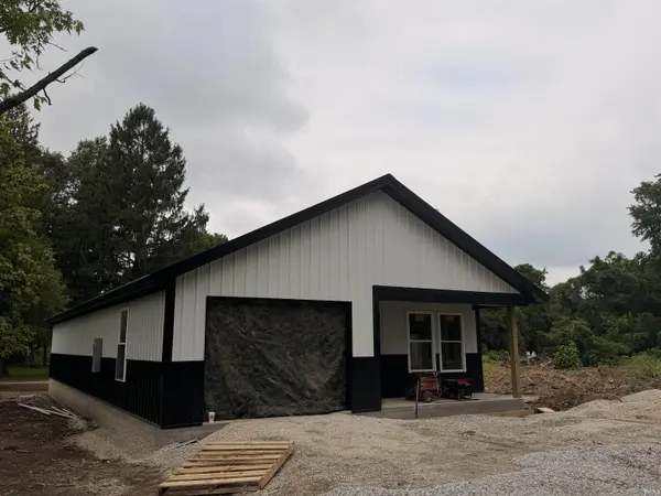 224 N First ST, Mitchell, IN 47446