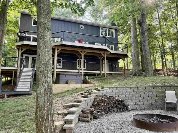 7899 Timber Cliff LN, Trafalgar, IN 46181
