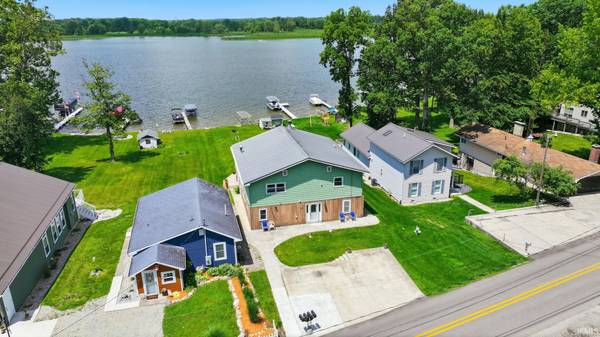 2083 Chapman Lake DR, Warsaw, IN 46582