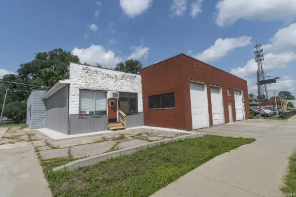 3217 W Western AVE, South Bend, IN 46619