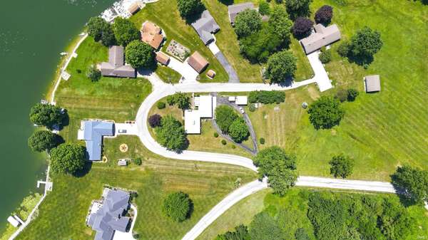 213 Willow CT, Kendallville, IN 46755-2631