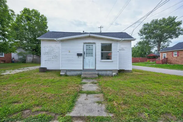 901 E State ST, Princeton, IN 47670-1939