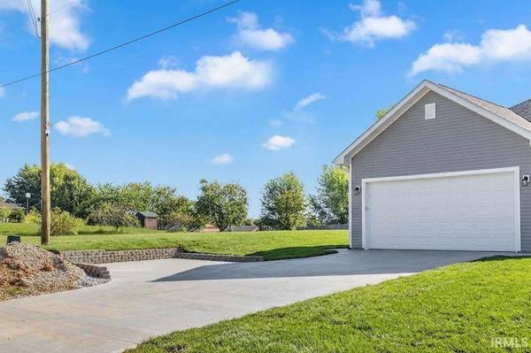 4810 N Thomas RD, Bloomington, IN 47404