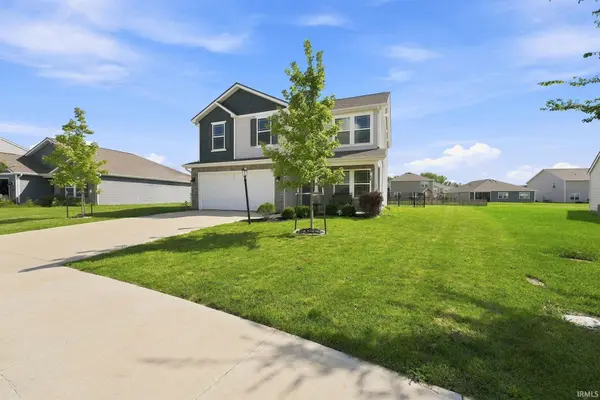 11455 Cedarmont DR, Fort Wayne, IN 46818-1951