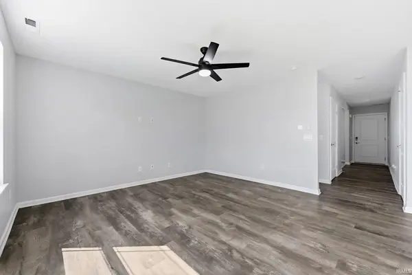 11455 Cedarmont DR, Fort Wayne, IN 46818-1951