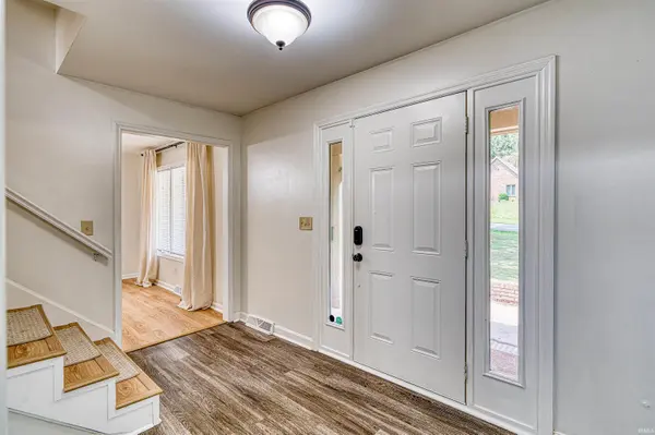 1051 Pine Gate RD, Evansville, IN 47725