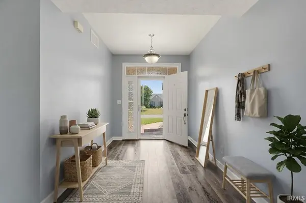 5097 N Village DR, Leesburg, IN 46538