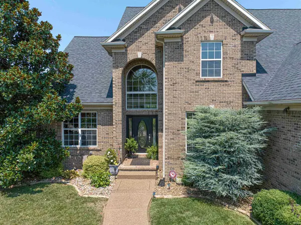 5688 Victoria Bluffs DR, Newburgh, IN 47630