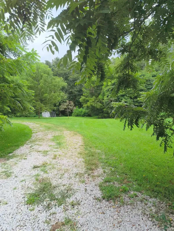1921 Country Club RD, Spencer, IN 47460