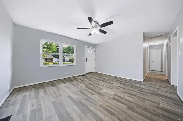 7601 E Gum ST, Evansville, IN 47715-4352