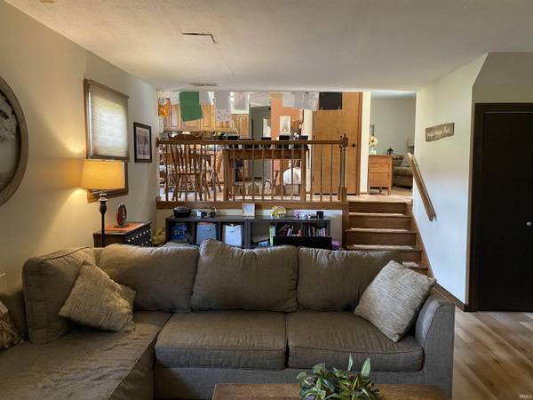 102 CANDY LN, Sharpsville, IN 46068