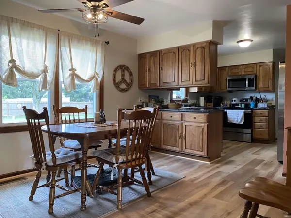 102 CANDY LN, Sharpsville, IN 46068