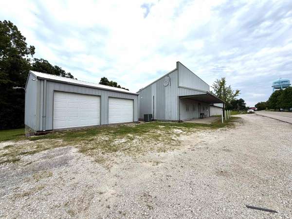 4026 US 50 W HWY, Mitchell, IN 47446