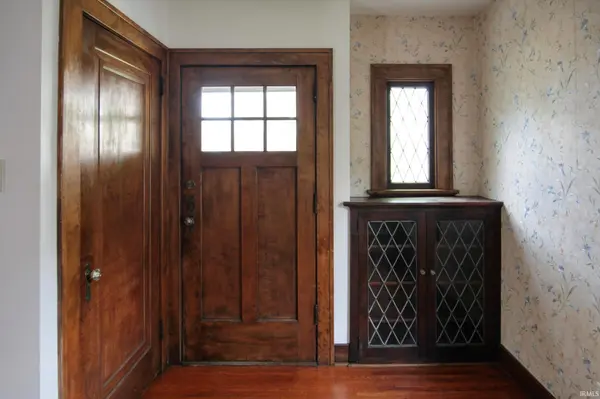 1916 Crescent AVE, Fort Wayne, IN 46805-4412