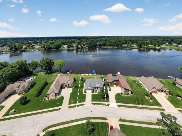 1416 Vistula Landing DR, Osceola, IN 46561-8435