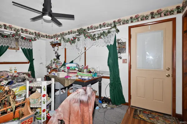 216 W South A ST, Gas City, IN 46933